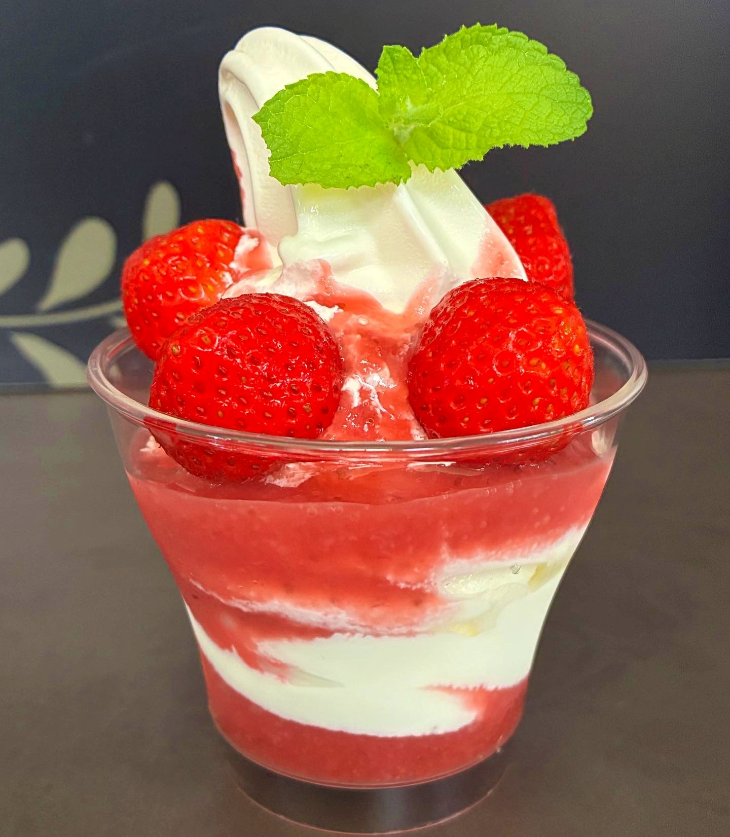 250726東谷山　夏いちごパフェ